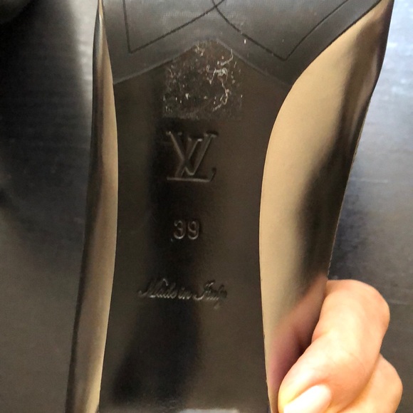 Louis Vuitton Frivolous Pump - Picture 7 of 10